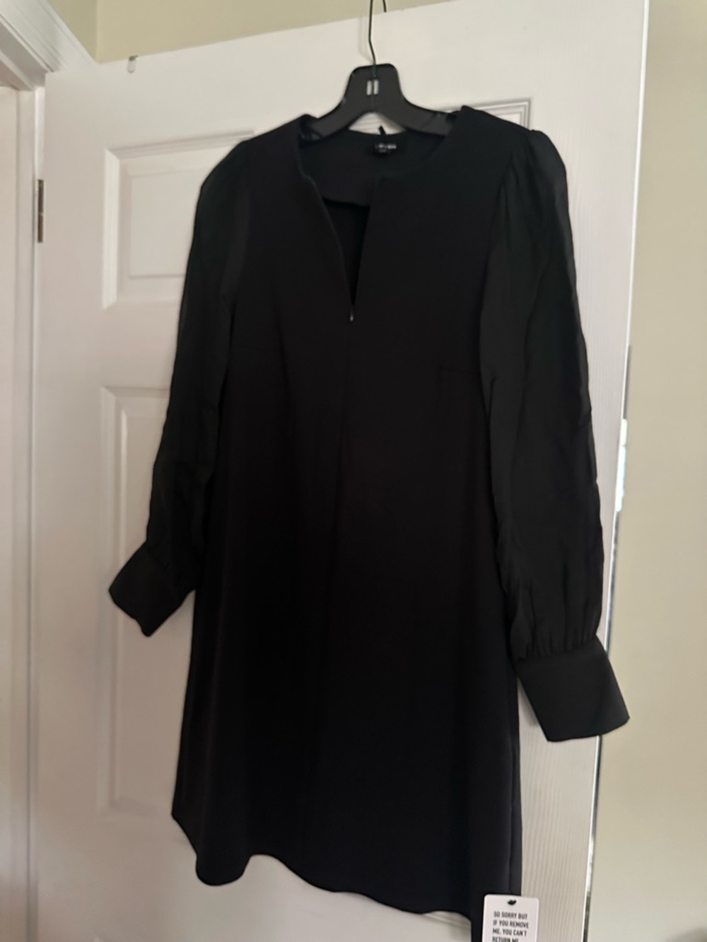 Black Long Sleeve V-Neck Shift Dress